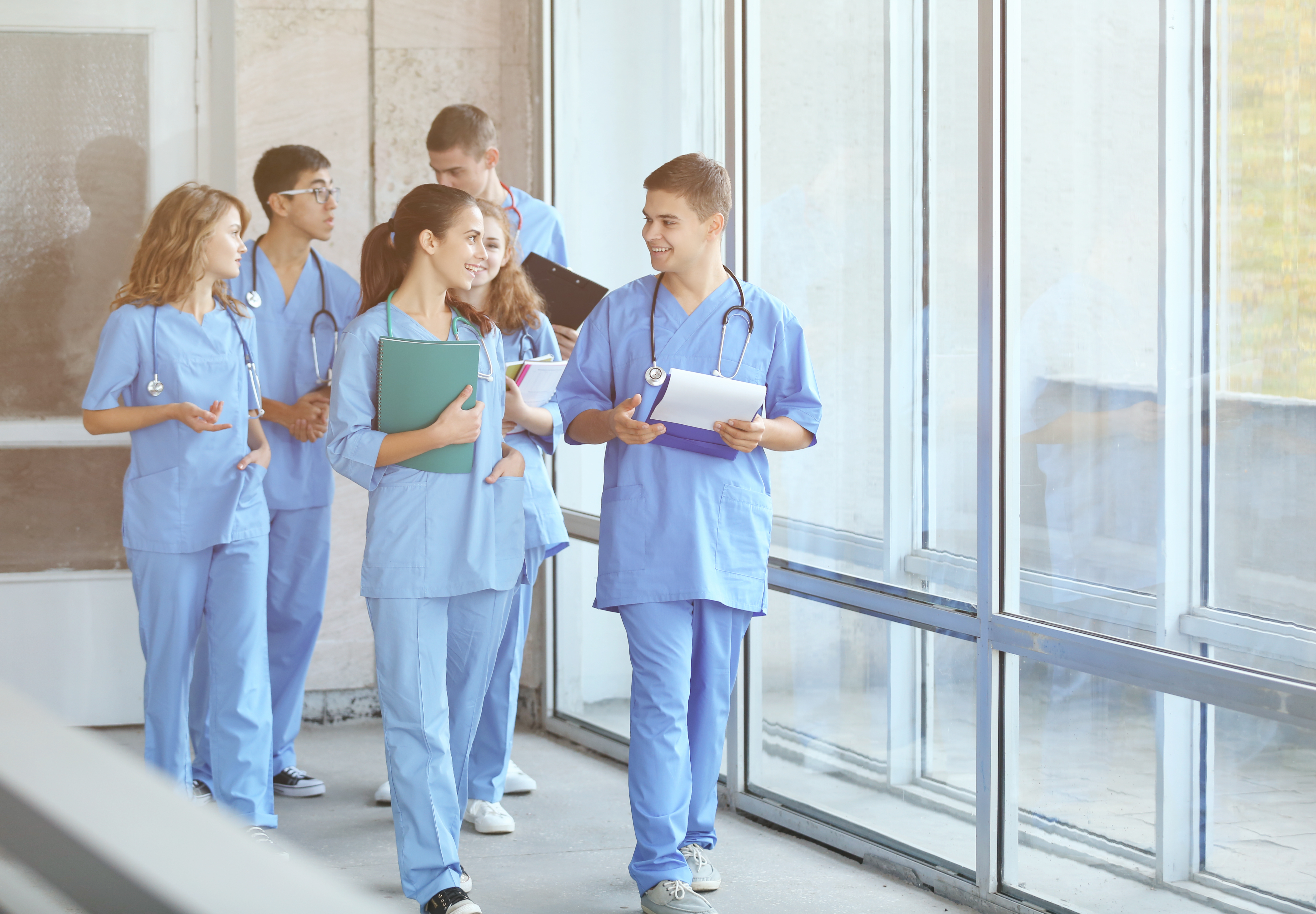 Studenti Západočeské univerzity pomůžou v nemocnicích Studenti Západočeské univerzity pomůžou v nemocnicích